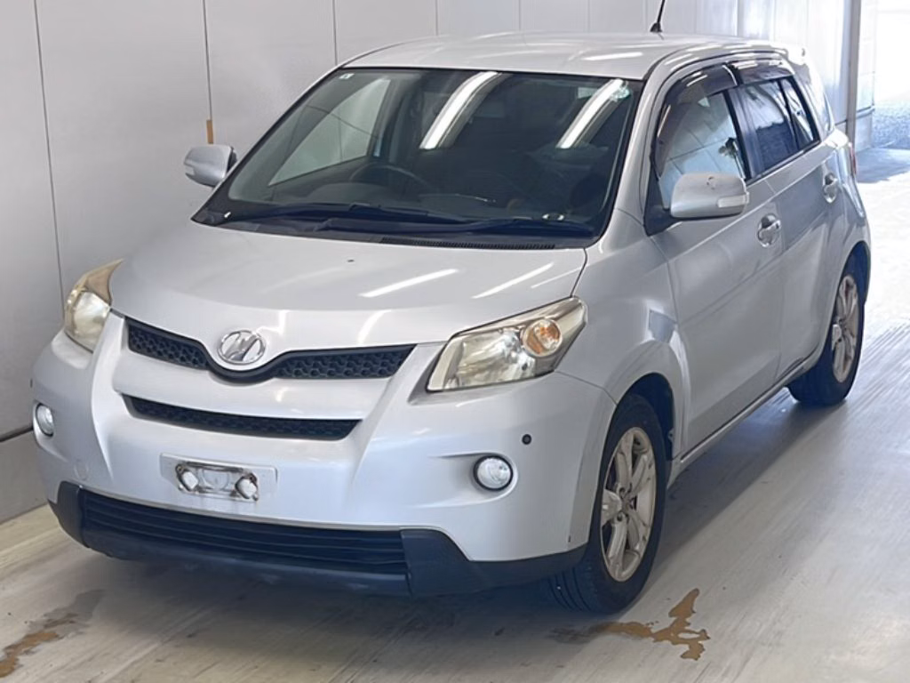 TOYOTA IST