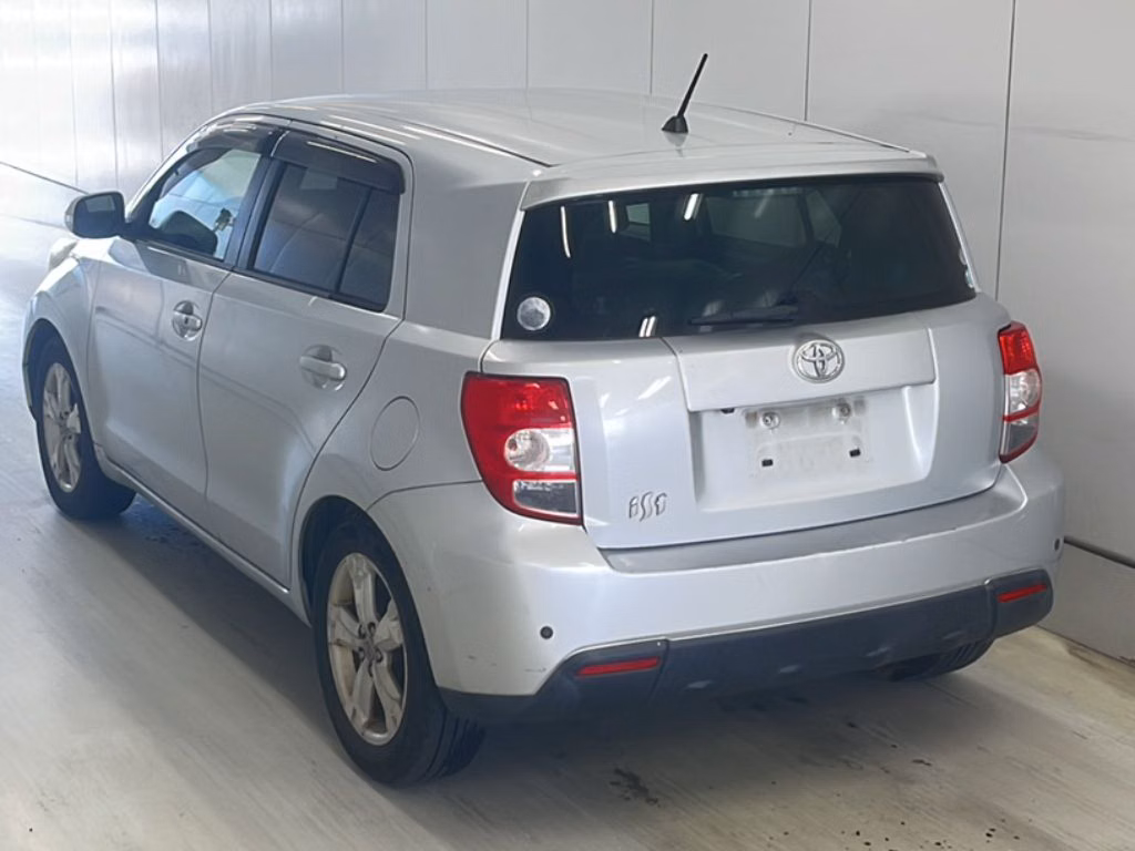 TOYOTA IST