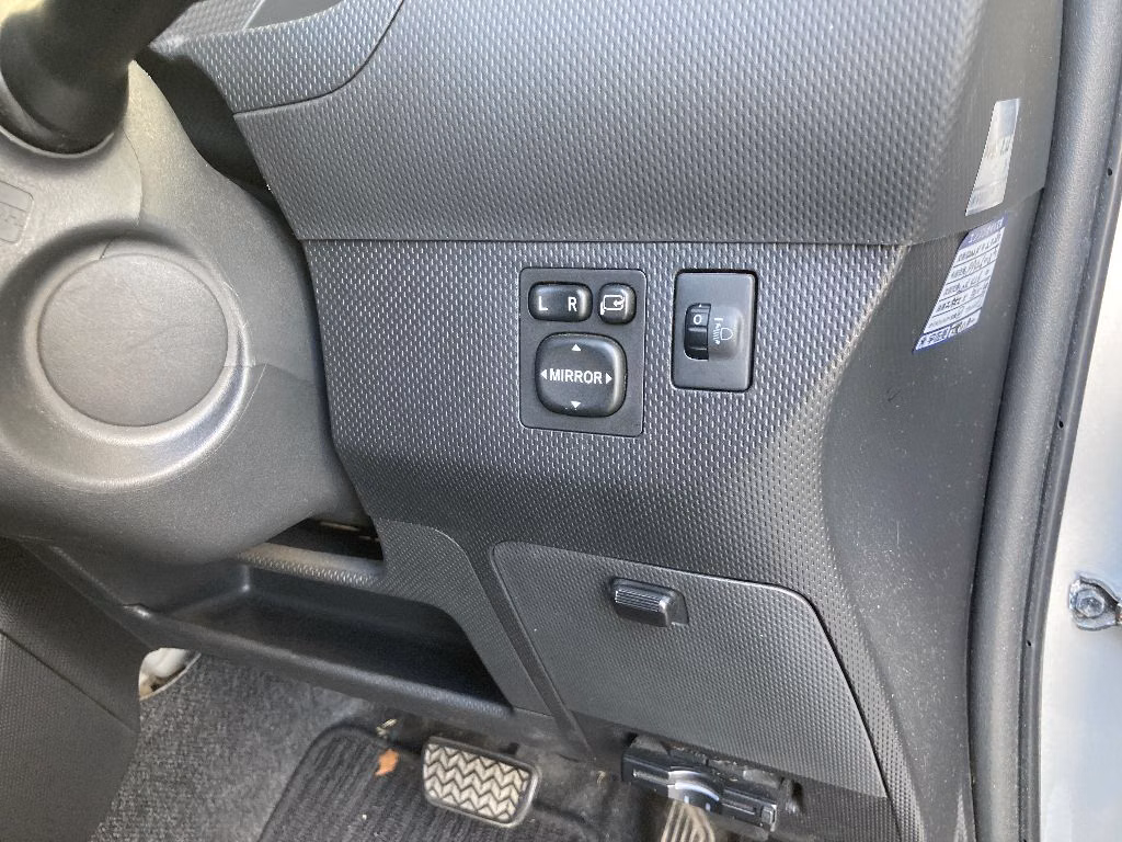 TOYOTA IST
