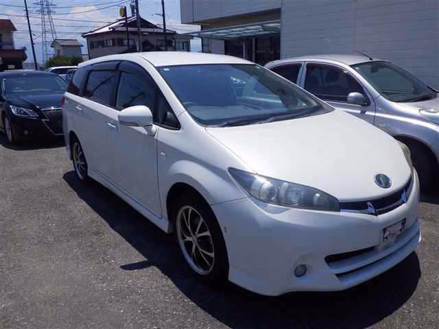 TOYOTA WISH