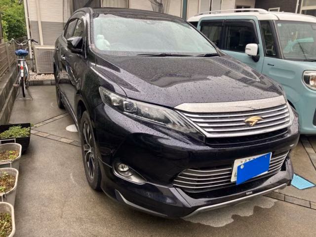 TOYOTA HARRIER