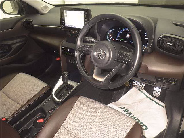 TOYOTA YARIS CROSS