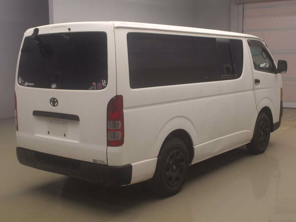 TOYOTA REGIUS ACE