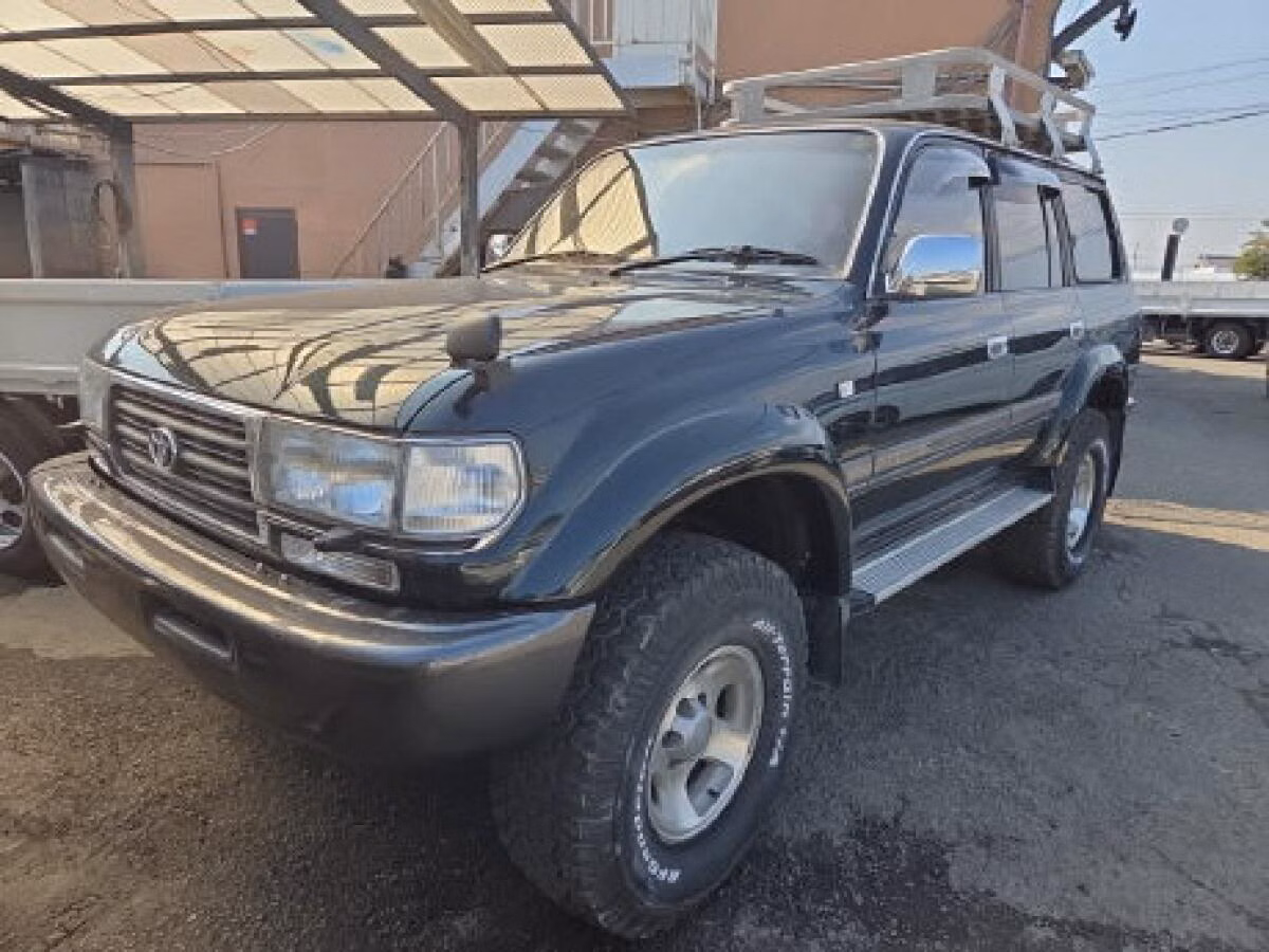 TOYOTA LAND CRUISER