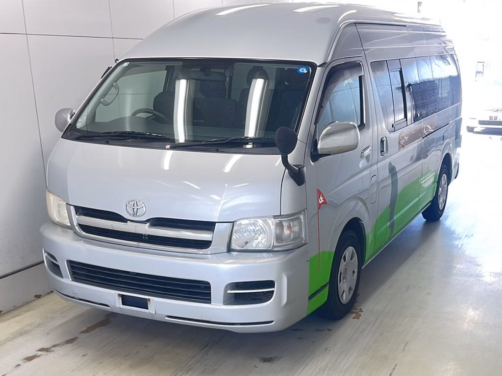 TOYOTA HIACE