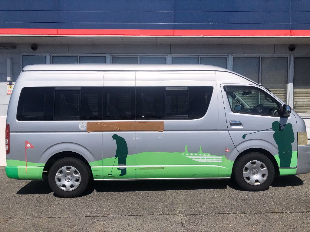TOYOTA HIACE