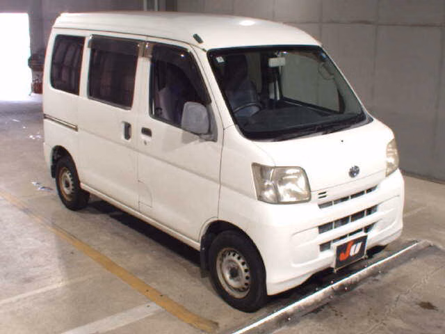 TOYOTA PIXIS VAN