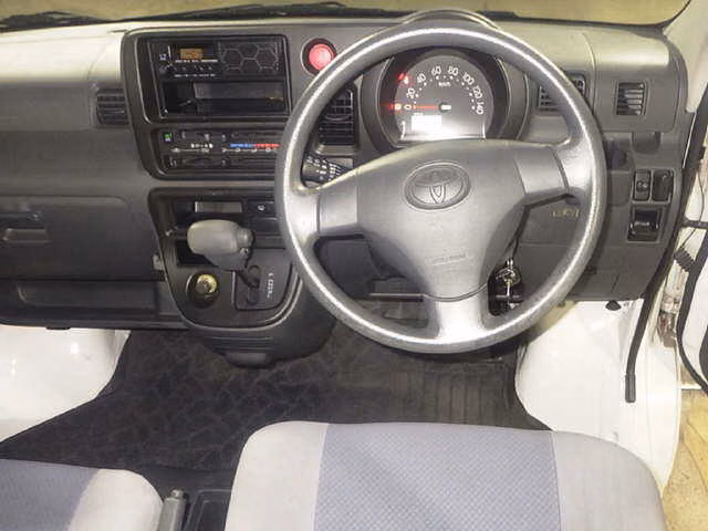 TOYOTA PIXIS VAN