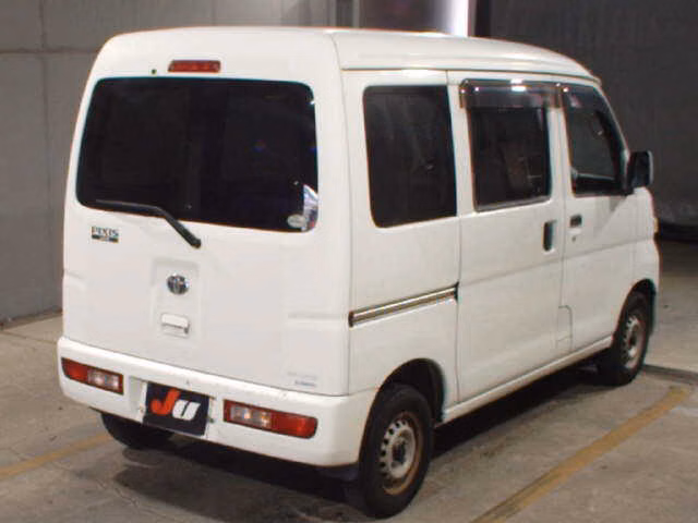 TOYOTA PIXIS VAN