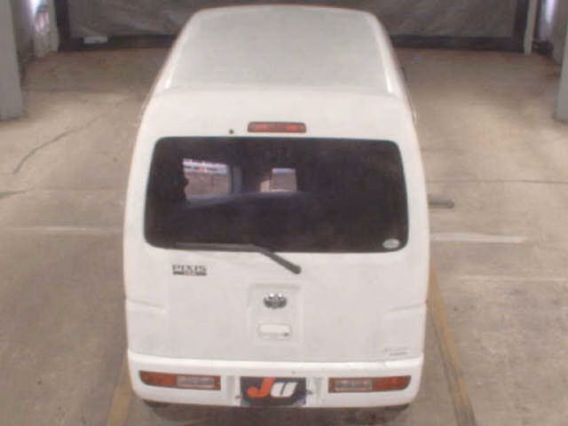 TOYOTA PIXIS VAN