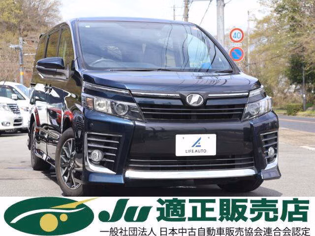 TOYOTA VOXY
