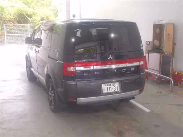 MITSUBISHI DELICA D:5