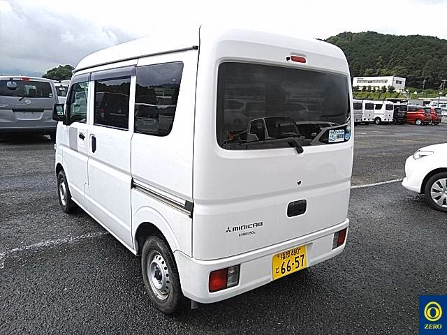 MITSUBISHI MINICAB
