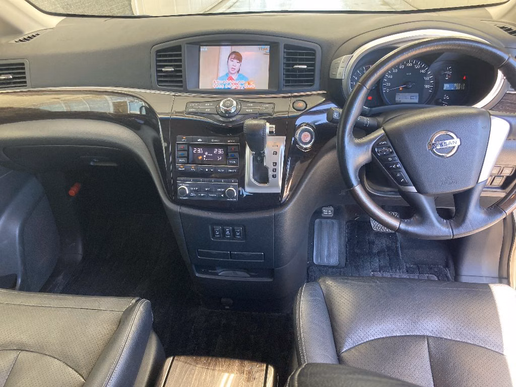 NISSAN ELGRAND