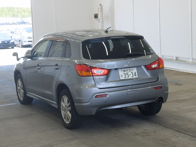 MITSUBISHI RVR