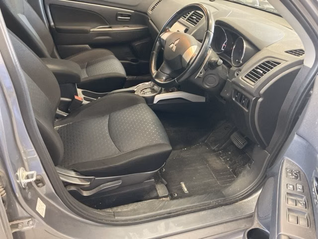 MITSUBISHI RVR