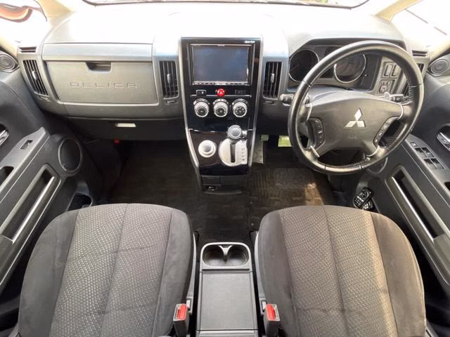 MITSUBISHI DELICA D:5