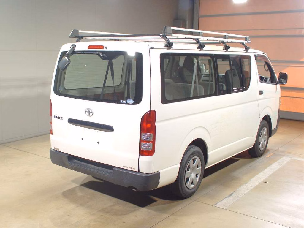 TOYOTA REGIUS ACE