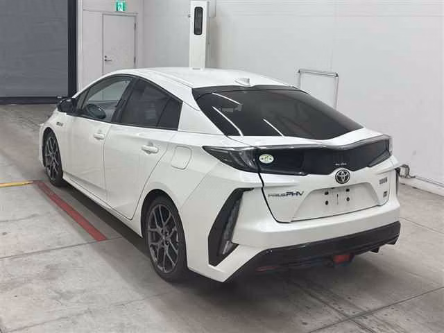 TOYOTA PRIUS PHV
