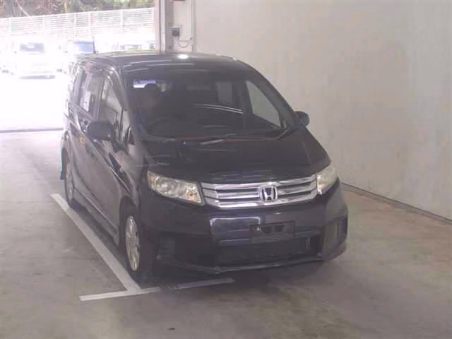 HONDA FREED SPIKE