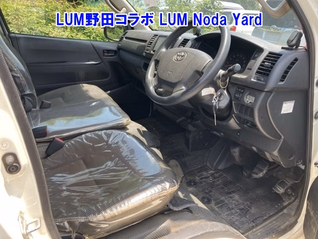 TOYOTA REGIUS ACE