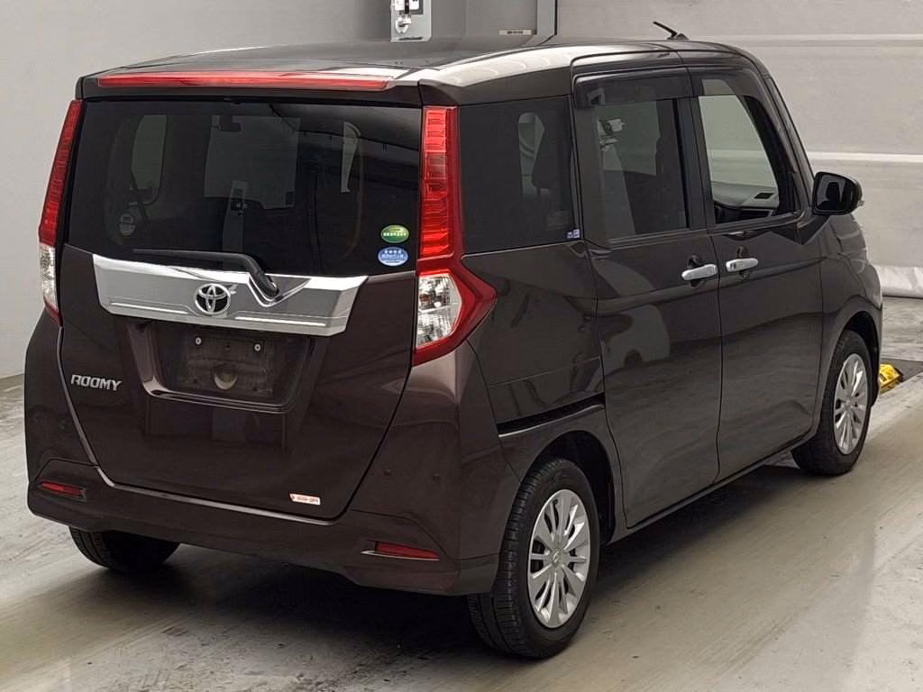 TOYOTA ROOMY