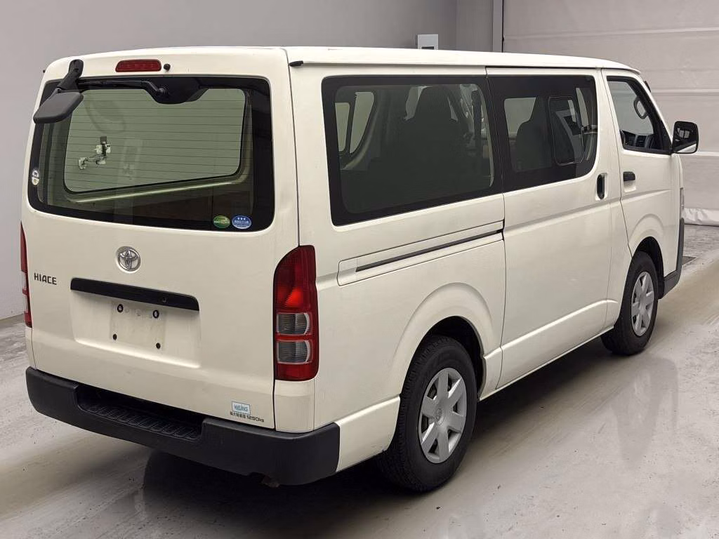 TOYOTA REGIUS ACE