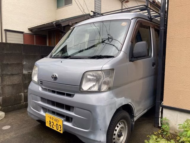 TOYOTA PIXIS VAN