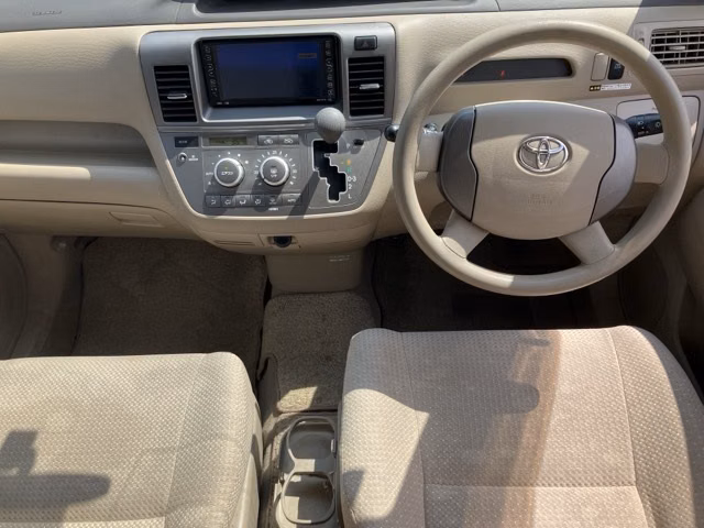 TOYOTA RAUM