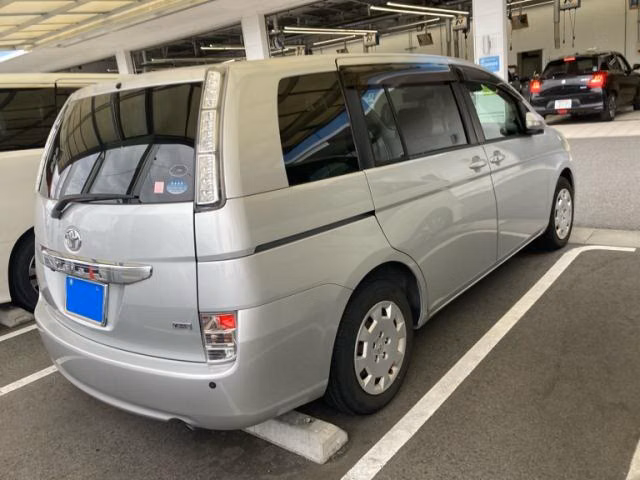 TOYOTA ISIS