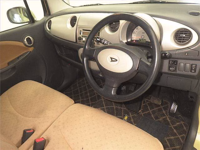 DAIHATSU MOVE LATTE