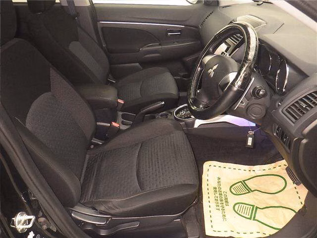 MITSUBISHI RVR