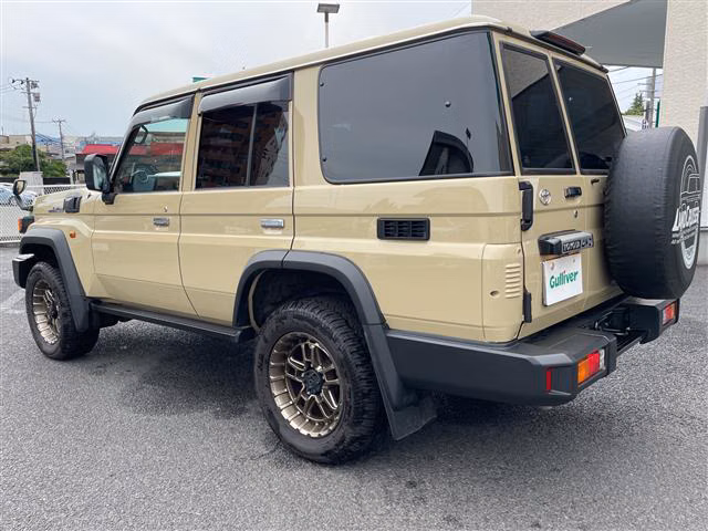 TOYOTA LAND CRUISER