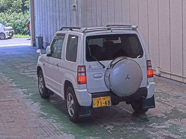 MITSUBISHI PAJERO MINI