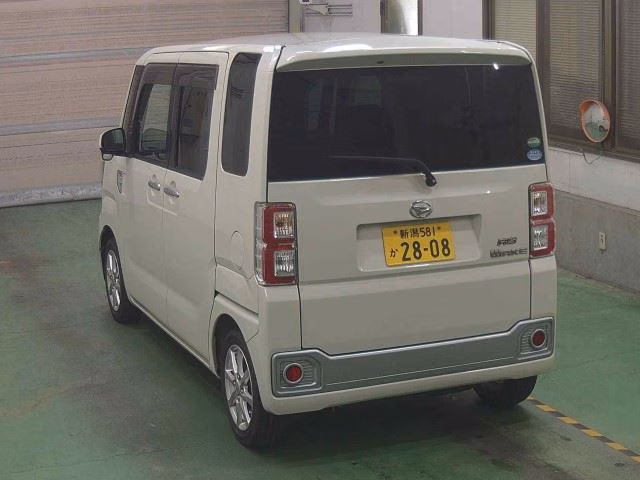 DAIHATSU WAKE