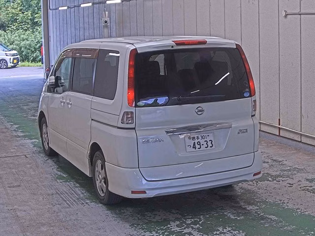 NISSAN SERENA