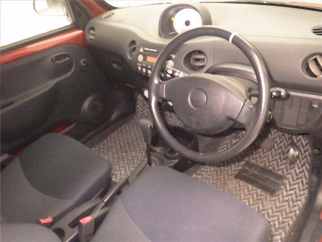 DAIHATSU ESSE