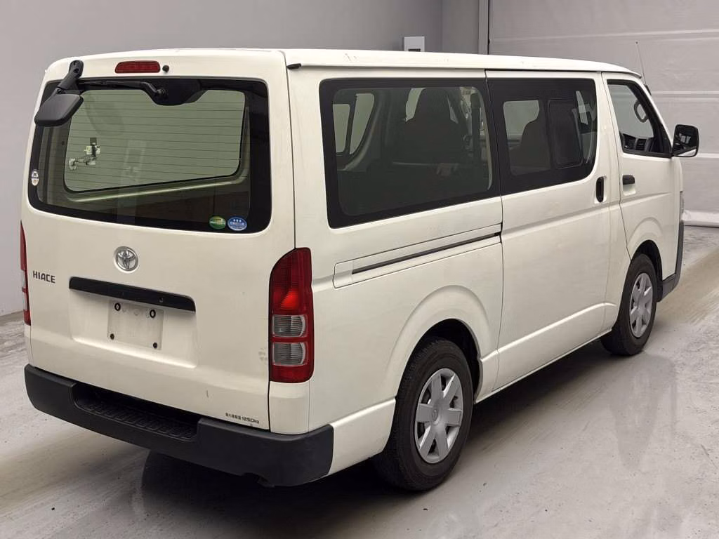 TOYOTA REGIUS ACE