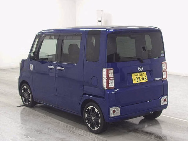 DAIHATSU WAKE