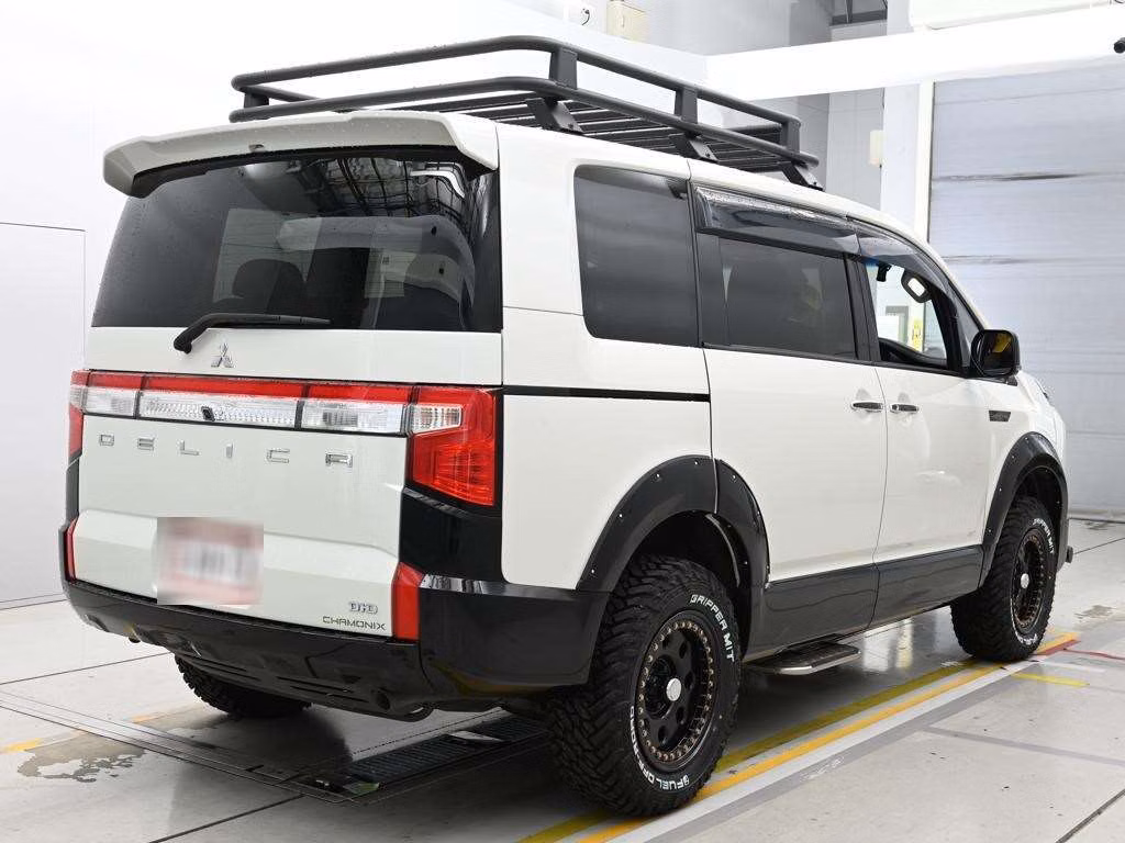MITSUBISHI DELICA D:5