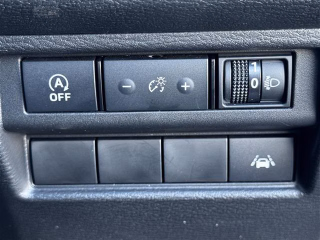 MITSUBISHI TRITON