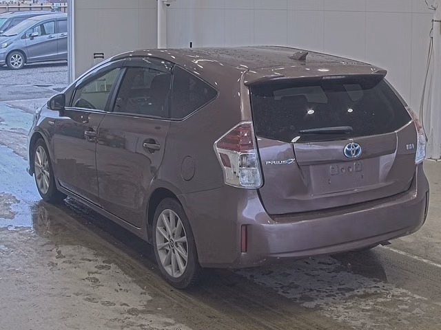 TOYOTA PRIUS ALPHA