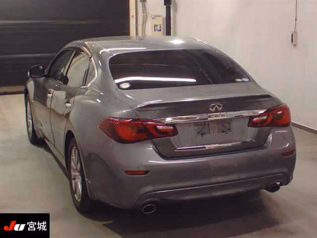 NISSAN FUGA