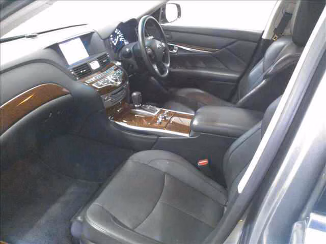 NISSAN FUGA