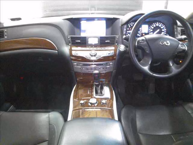 NISSAN FUGA