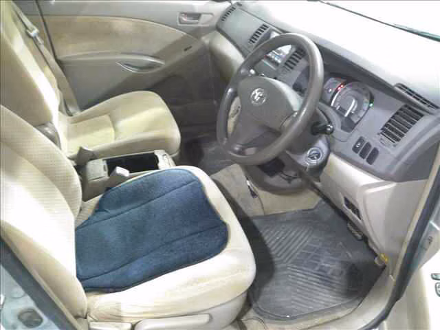 TOYOTA ISIS