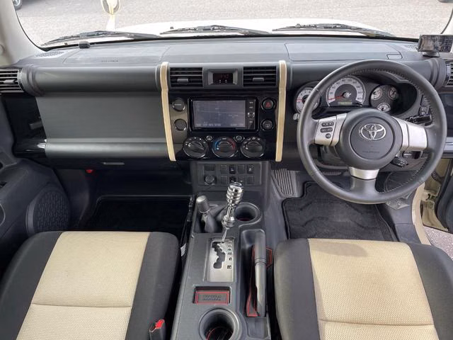 TOYOTA FJ CRUISER