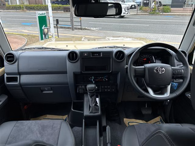 TOYOTA LAND CRUISER