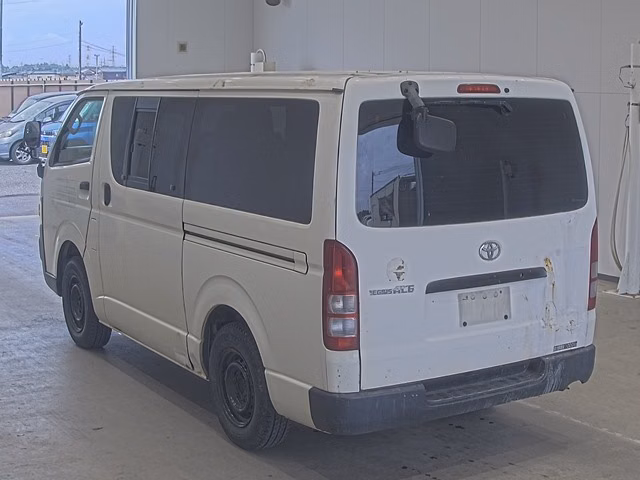 TOYOTA REGIUS ACE
