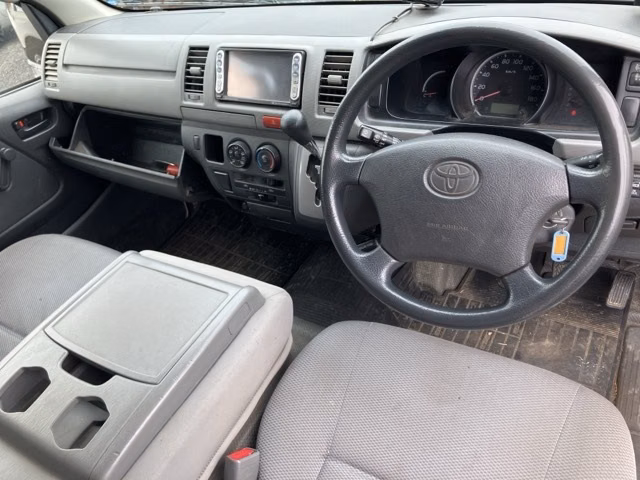 TOYOTA REGIUS ACE